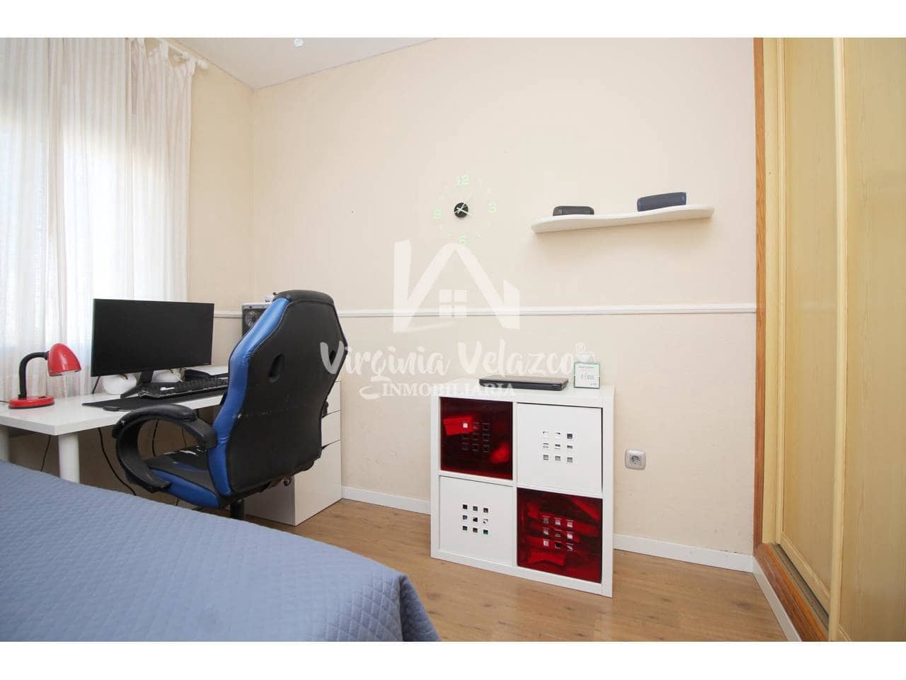 3 bedroom Flat for sale in Anoreta with pool garage - € 296,000 (Ref: 9437828)