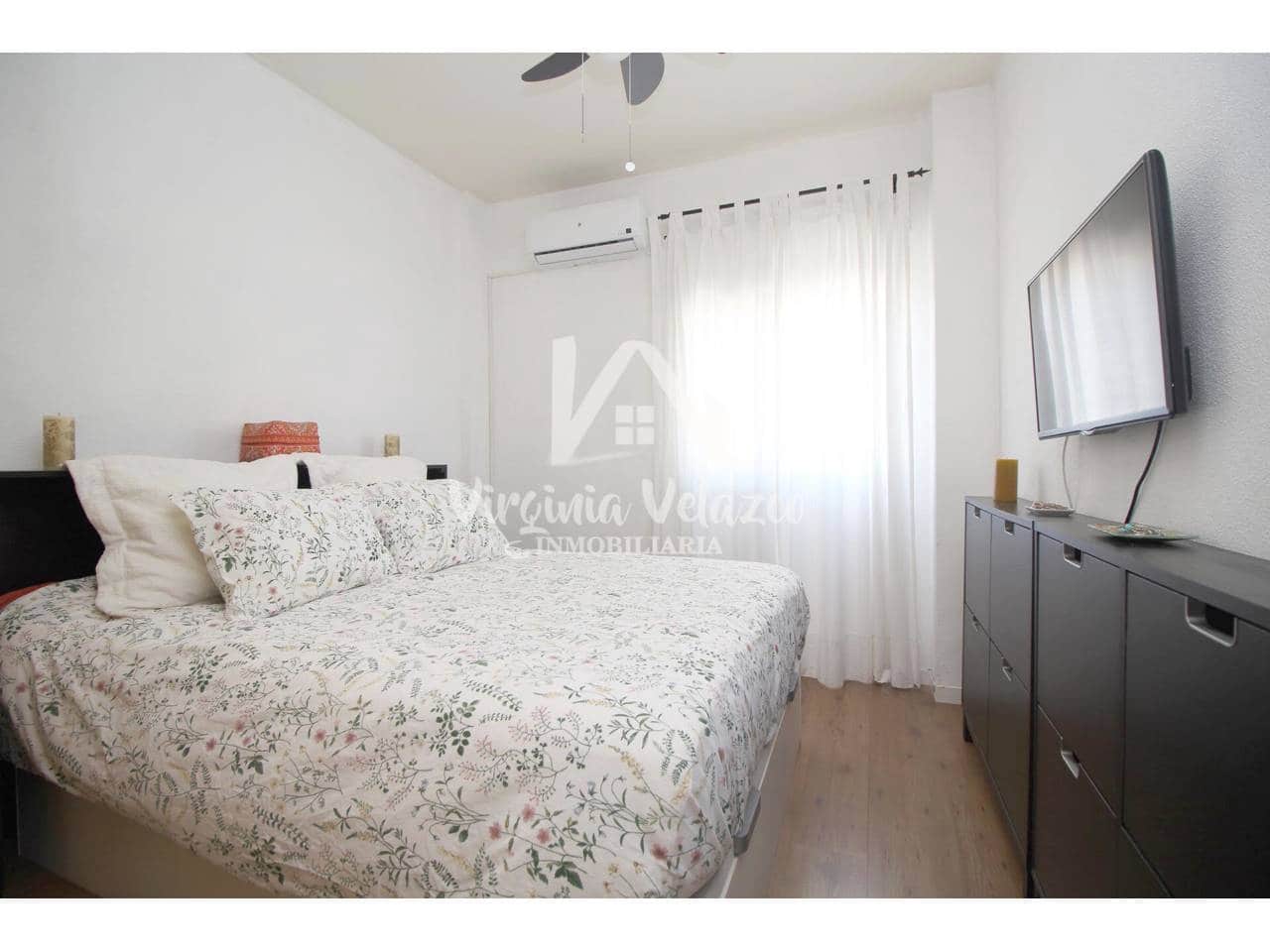 3 bedroom Flat for sale in Anoreta with pool garage - € 296,000 (Ref: 9437828)