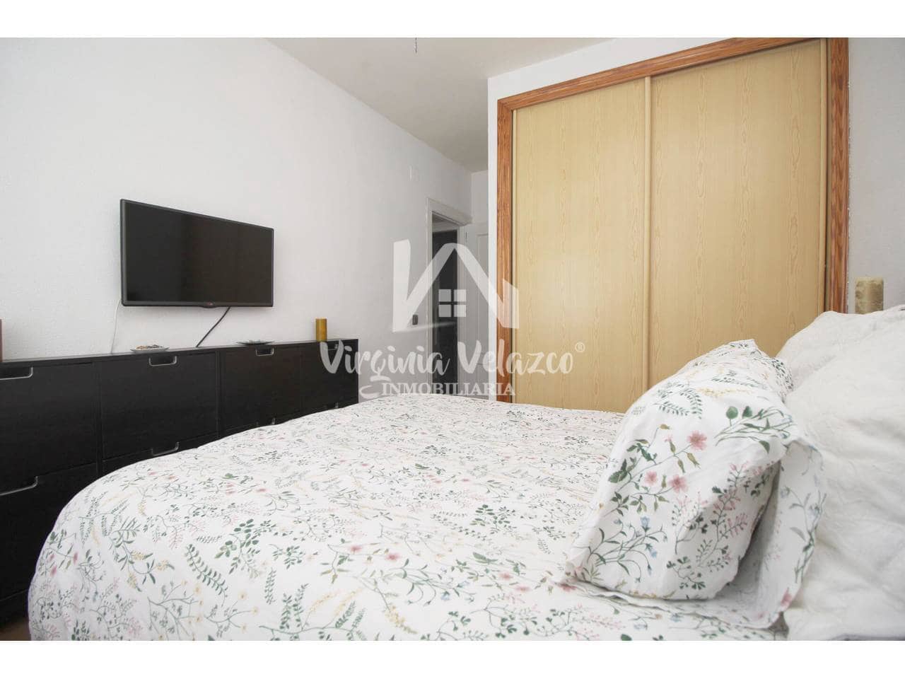 3 bedroom Flat for sale in Anoreta with pool garage - € 296,000 (Ref: 9437828)