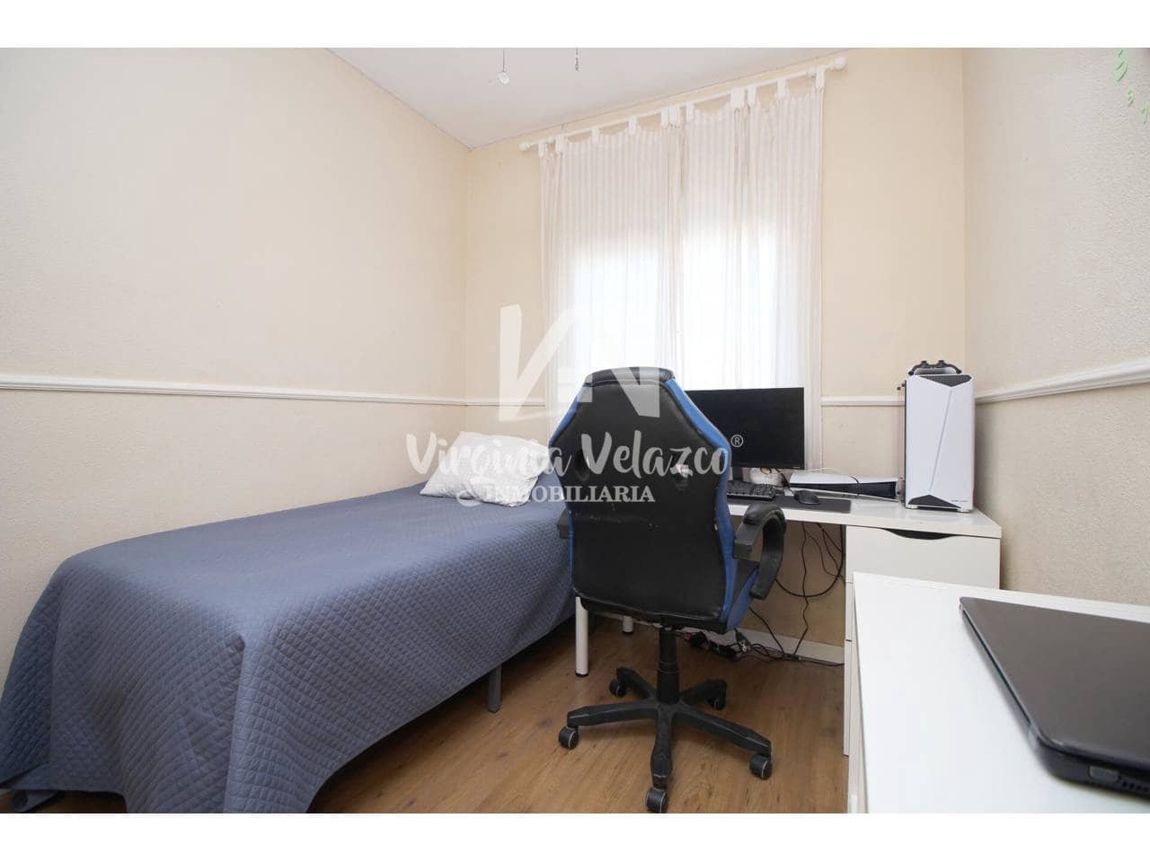 3 bedroom Flat for sale in Anoreta with pool garage - € 296,000 (Ref: 9437828)