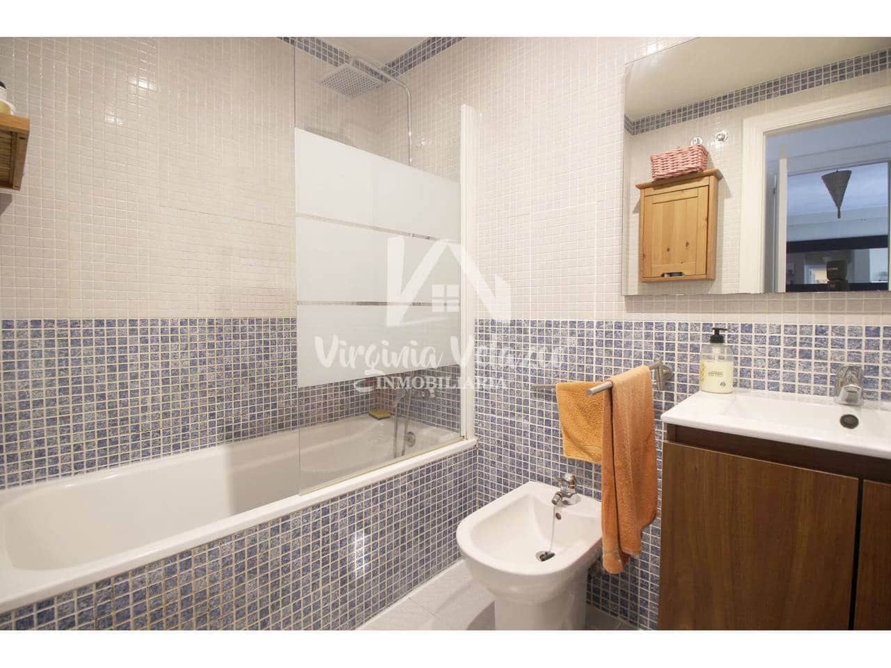 3 bedroom Flat for sale in Anoreta with pool garage - € 296,000 (Ref: 9437828)