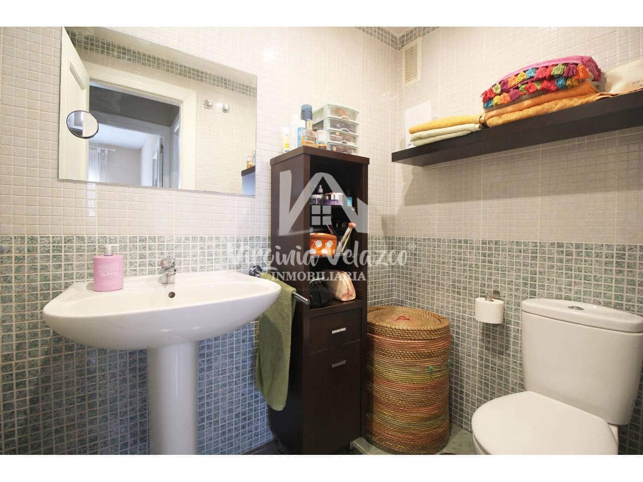 3 bedroom Flat for sale in Anoreta with pool garage - € 296,000 (Ref: 9437828)