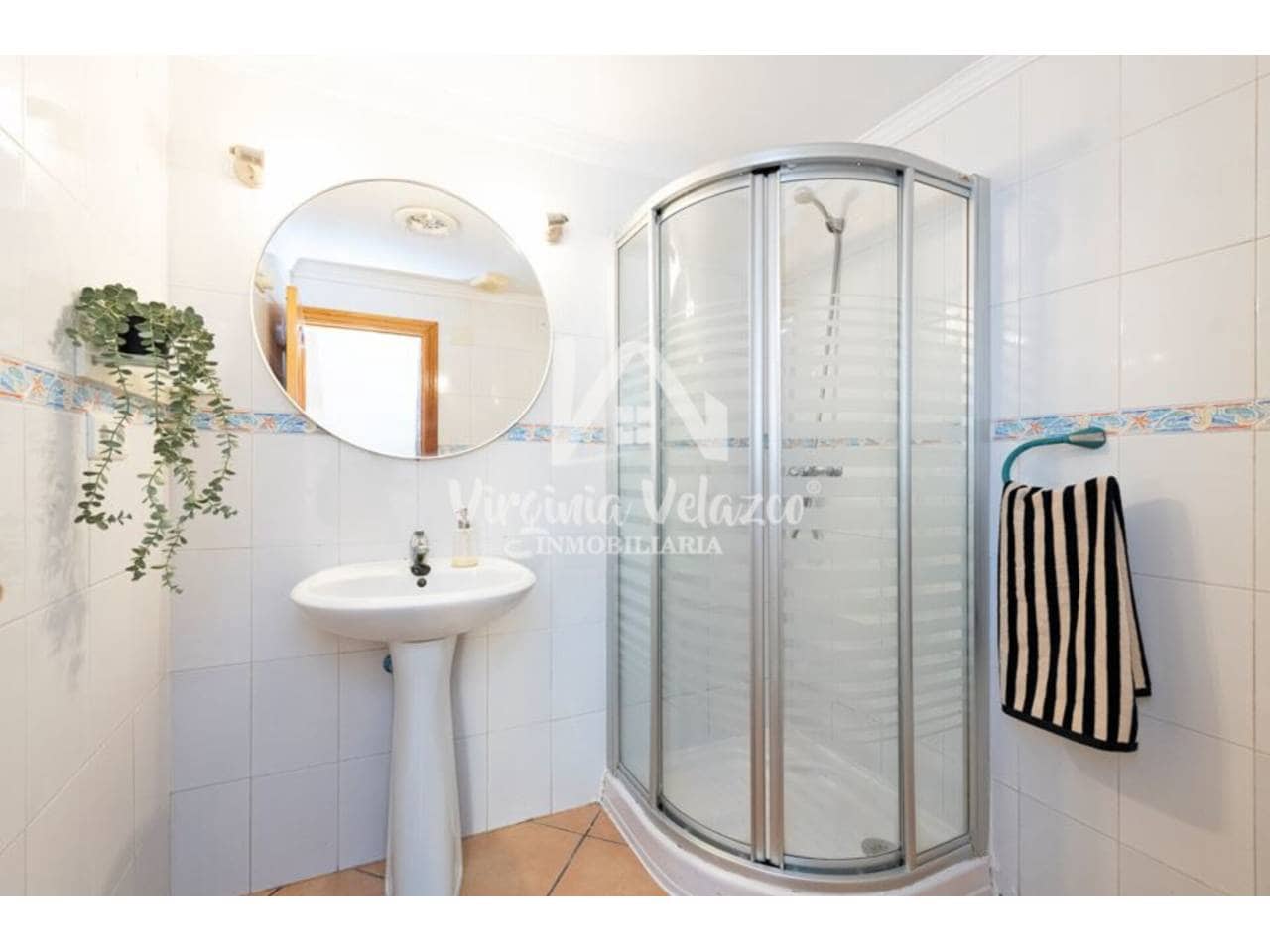 3 bedroom Townhouse for sale in Velez-Malaga - € 230,000 (Ref: 9437832)