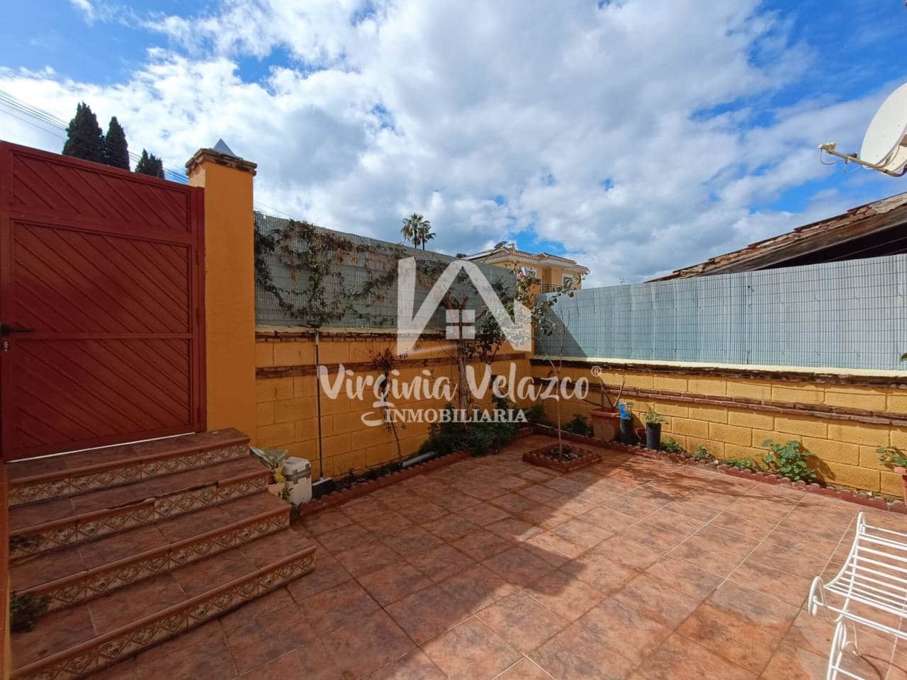 5 sypialnia Dom blizniak na sprzedaż w Rincon de la Victoria z basenem garażem - 494 900 € (Ref: 9437839)