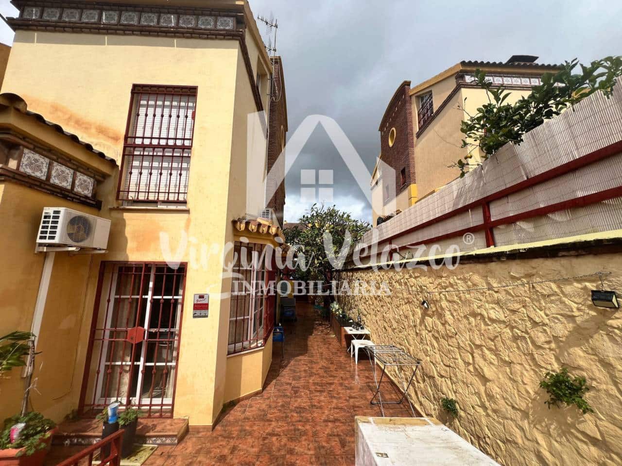 5 sypialnia Dom blizniak na sprzedaż w Rincon de la Victoria z basenem garażem - 494 900 € (Ref: 9437839)