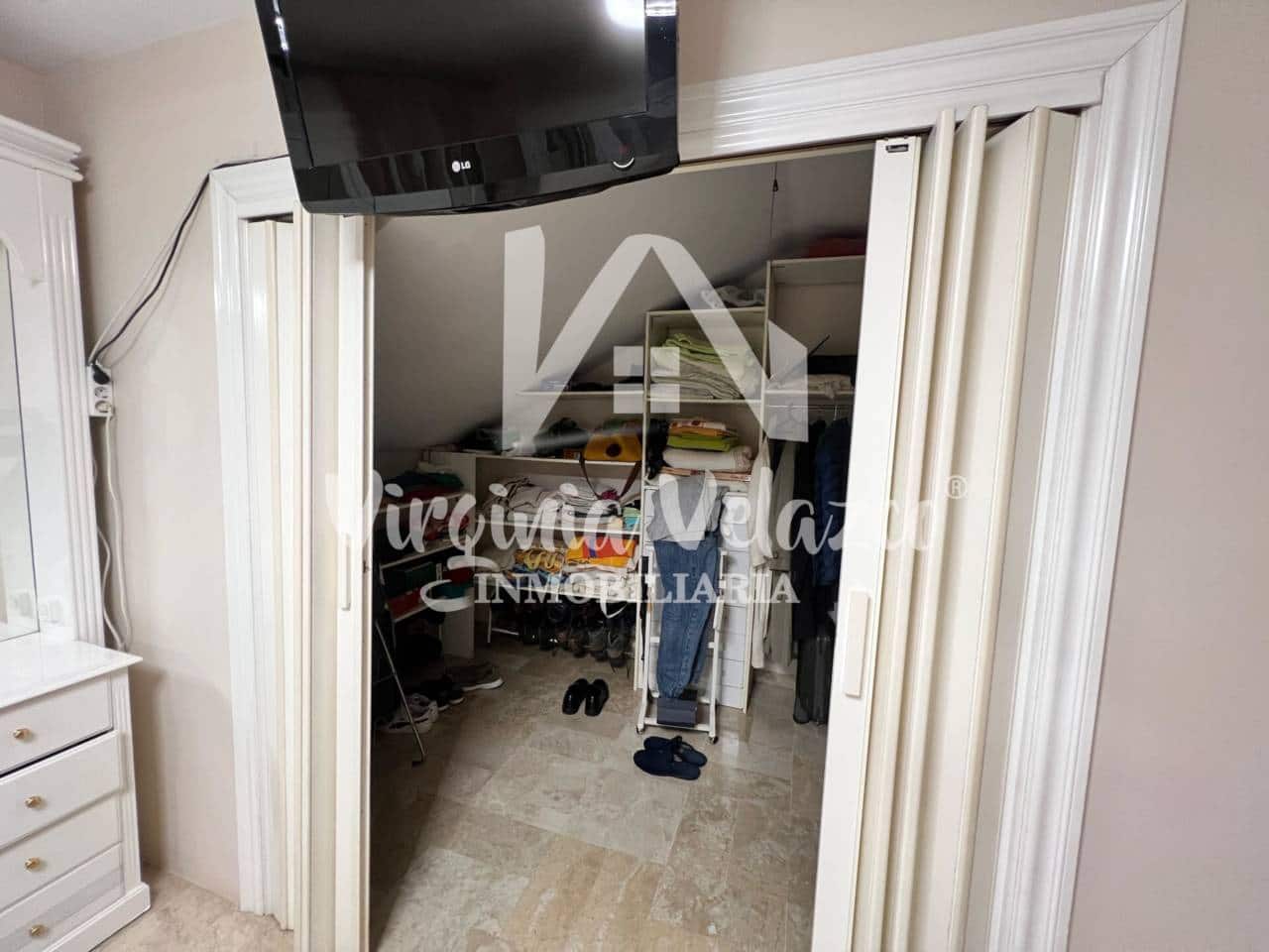 5 sypialnia Dom blizniak na sprzedaż w Rincon de la Victoria z basenem garażem - 494 900 € (Ref: 9437839)