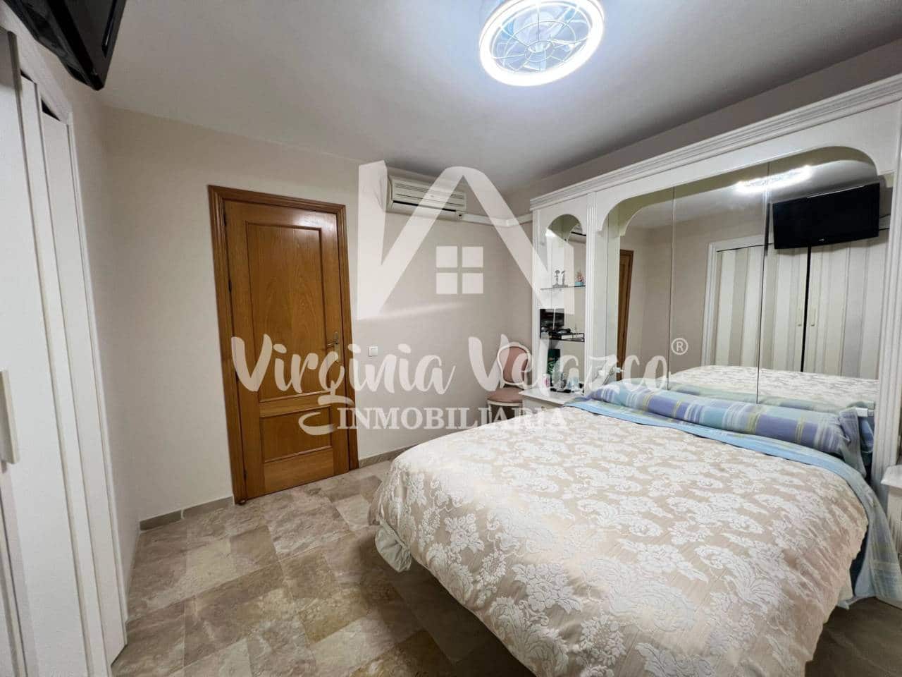 5 sypialnia Dom blizniak na sprzedaż w Rincon de la Victoria z basenem garażem - 494 900 € (Ref: 9437839)
