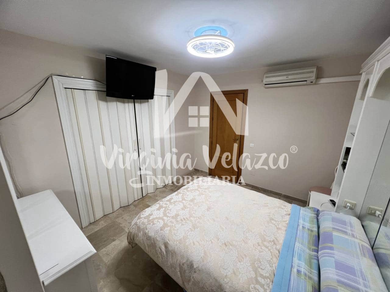 5 sypialnia Dom blizniak na sprzedaż w Rincon de la Victoria z basenem garażem - 494 900 € (Ref: 9437839)