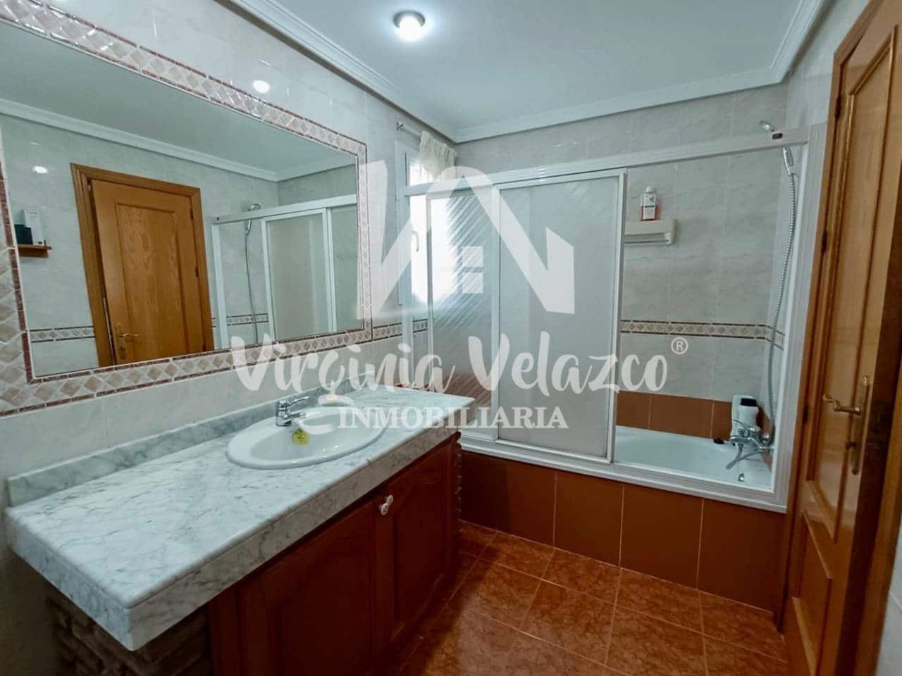5 sypialnia Dom blizniak na sprzedaż w Rincon de la Victoria z basenem garażem - 494 900 € (Ref: 9437839)