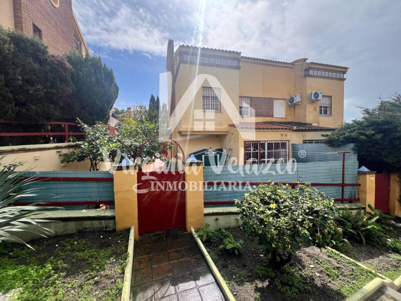 5 sypialnia Dom blizniak na sprzedaż w Rincon de la Victoria z basenem garażem - 494 900 € (Ref: 9437839)