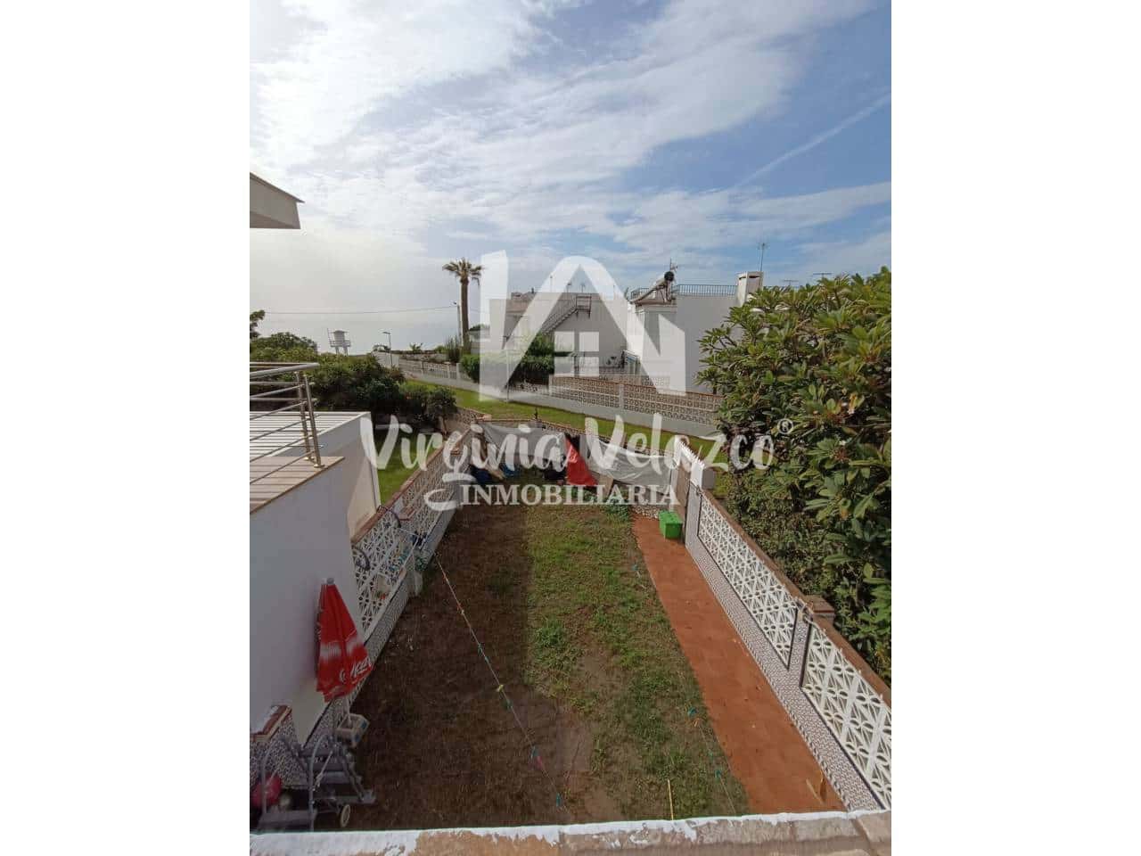 3 sypialnia Dom szeregowy na sprzedaż w Rincon de la Victoria z garażem - 625 000 € (Ref: 9437843)