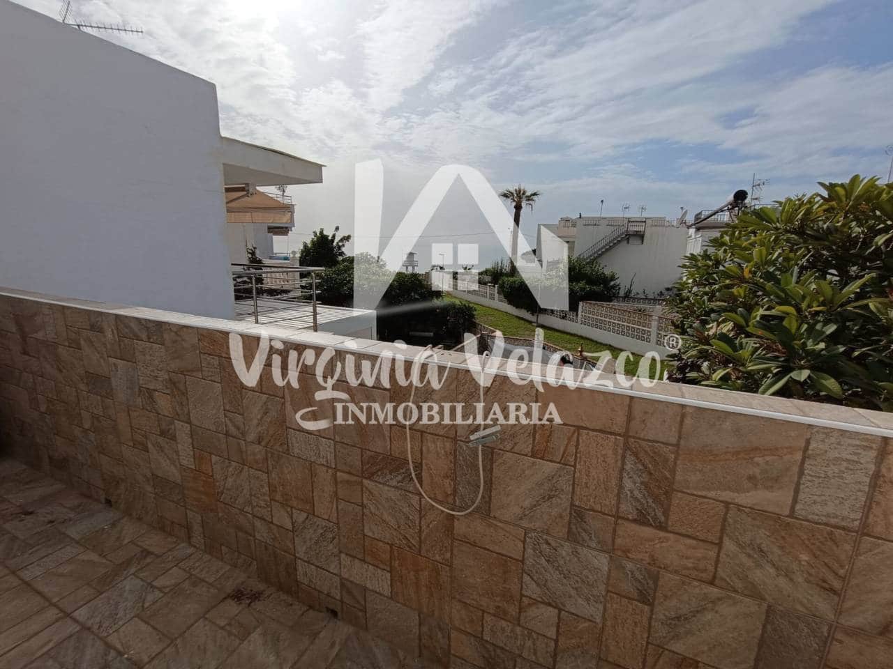 3 sypialnia Dom szeregowy na sprzedaż w Rincon de la Victoria z garażem - 625 000 € (Ref: 9437843)