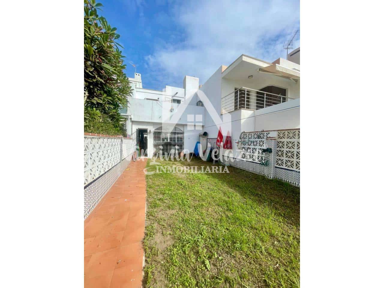 3 sypialnia Dom szeregowy na sprzedaż w Rincon de la Victoria z garażem - 625 000 € (Ref: 9437843)