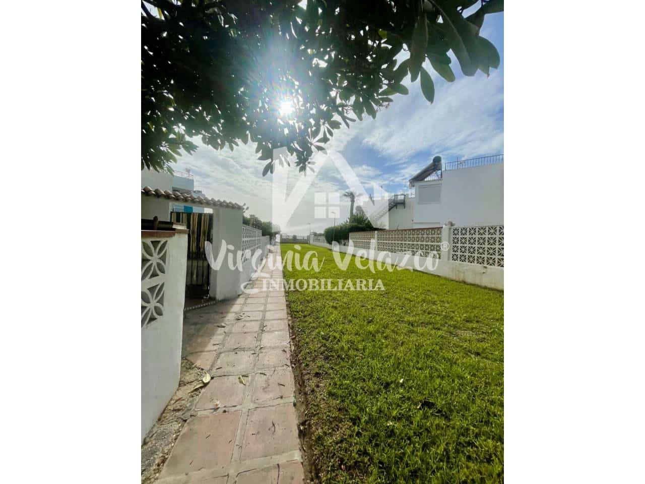 3 sypialnia Dom szeregowy na sprzedaż w Rincon de la Victoria z garażem - 625 000 € (Ref: 9437843)