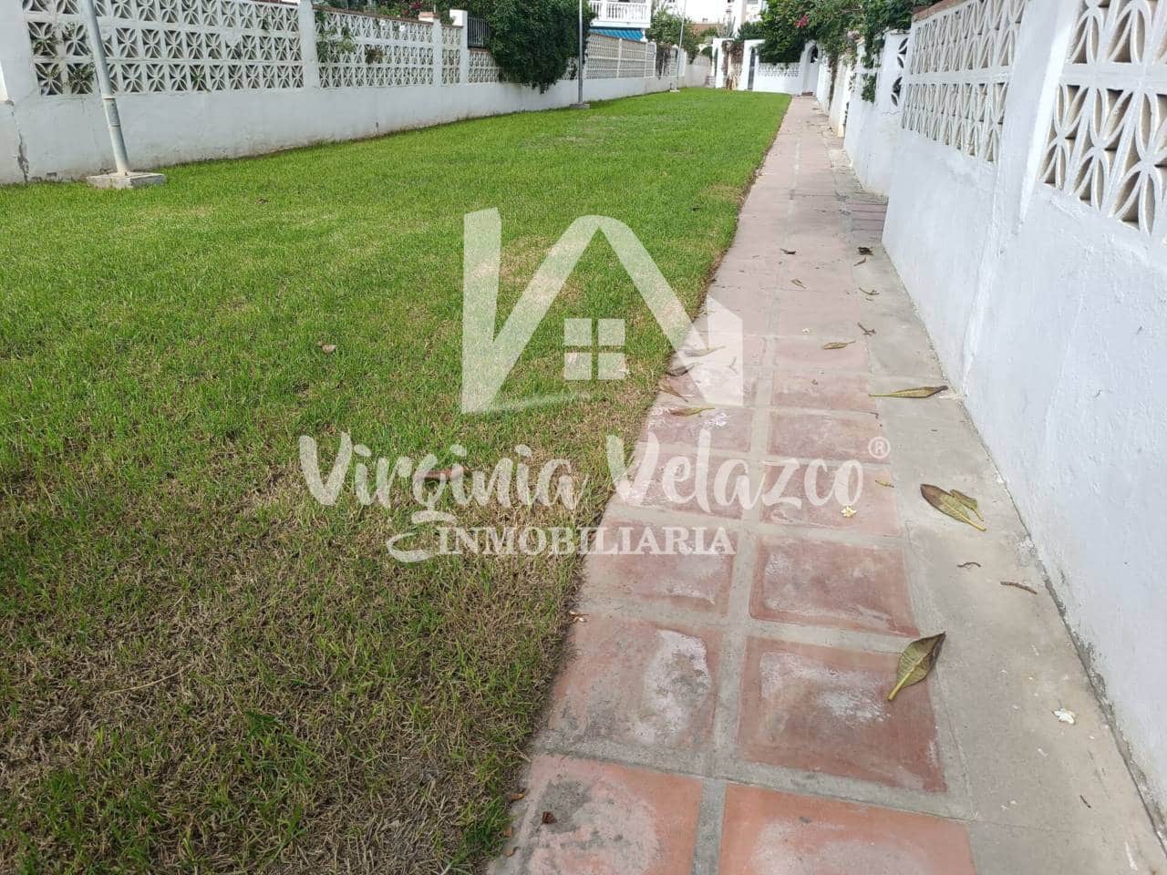 3 sypialnia Dom szeregowy na sprzedaż w Rincon de la Victoria z garażem - 625 000 € (Ref: 9437843)