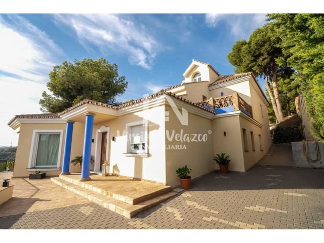Chalet de 5 habitaciones en Málaga ciudad en venta con piscina garaje - 1.780.000 € (Ref: 9437844)