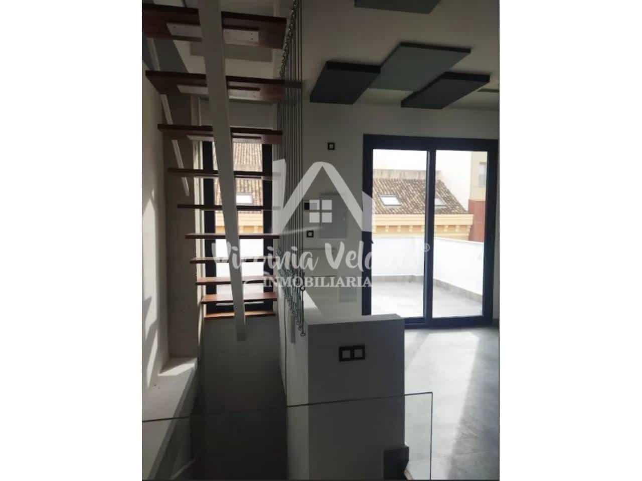 2 soveværelse Penthouse til salg i Malaga by - € 690.000 (Ref: 9437846)