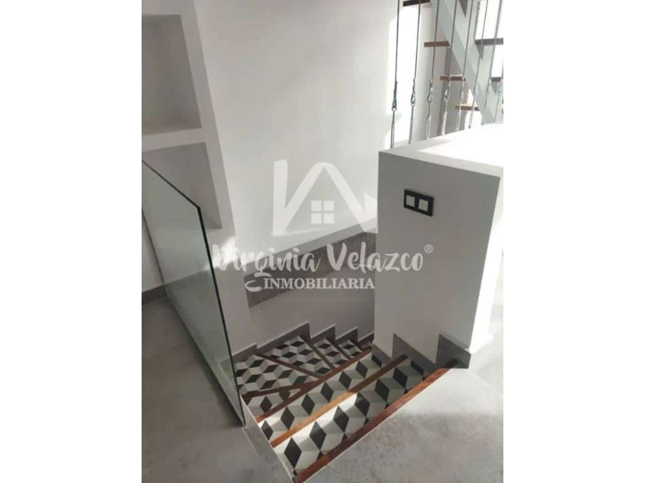 2 soveværelse Penthouse til salg i Malaga by - € 690.000 (Ref: 9437846)