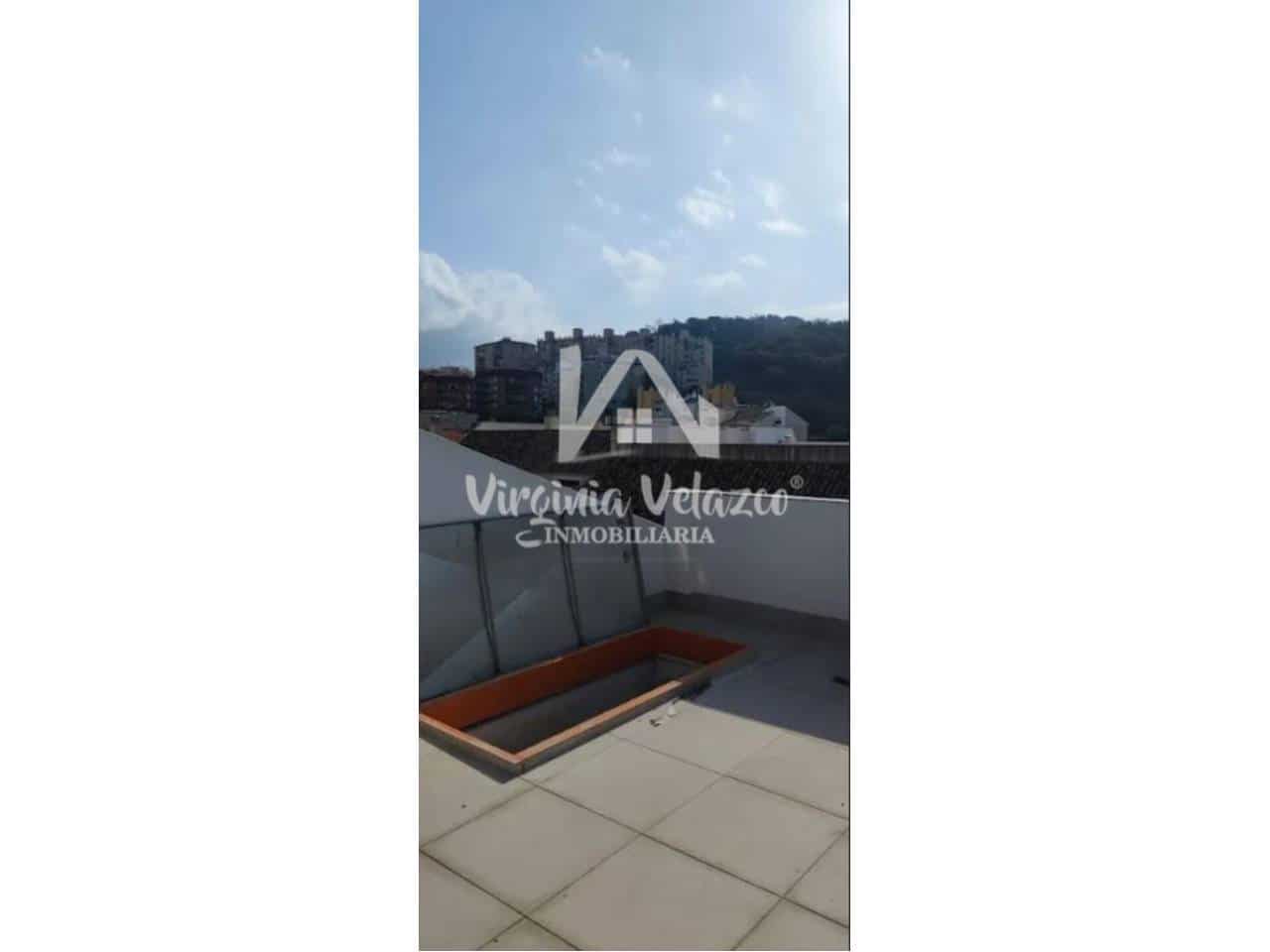 2 soveværelse Penthouse til salg i Malaga by - € 690.000 (Ref: 9437846)