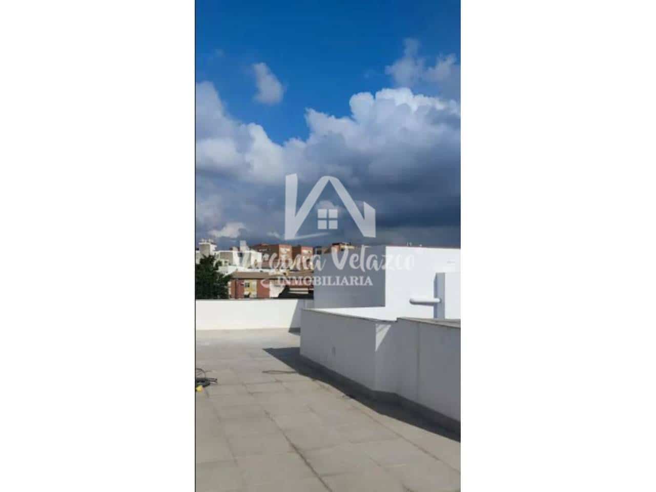 2 soveværelse Penthouse til salg i Malaga by - € 690.000 (Ref: 9437846)