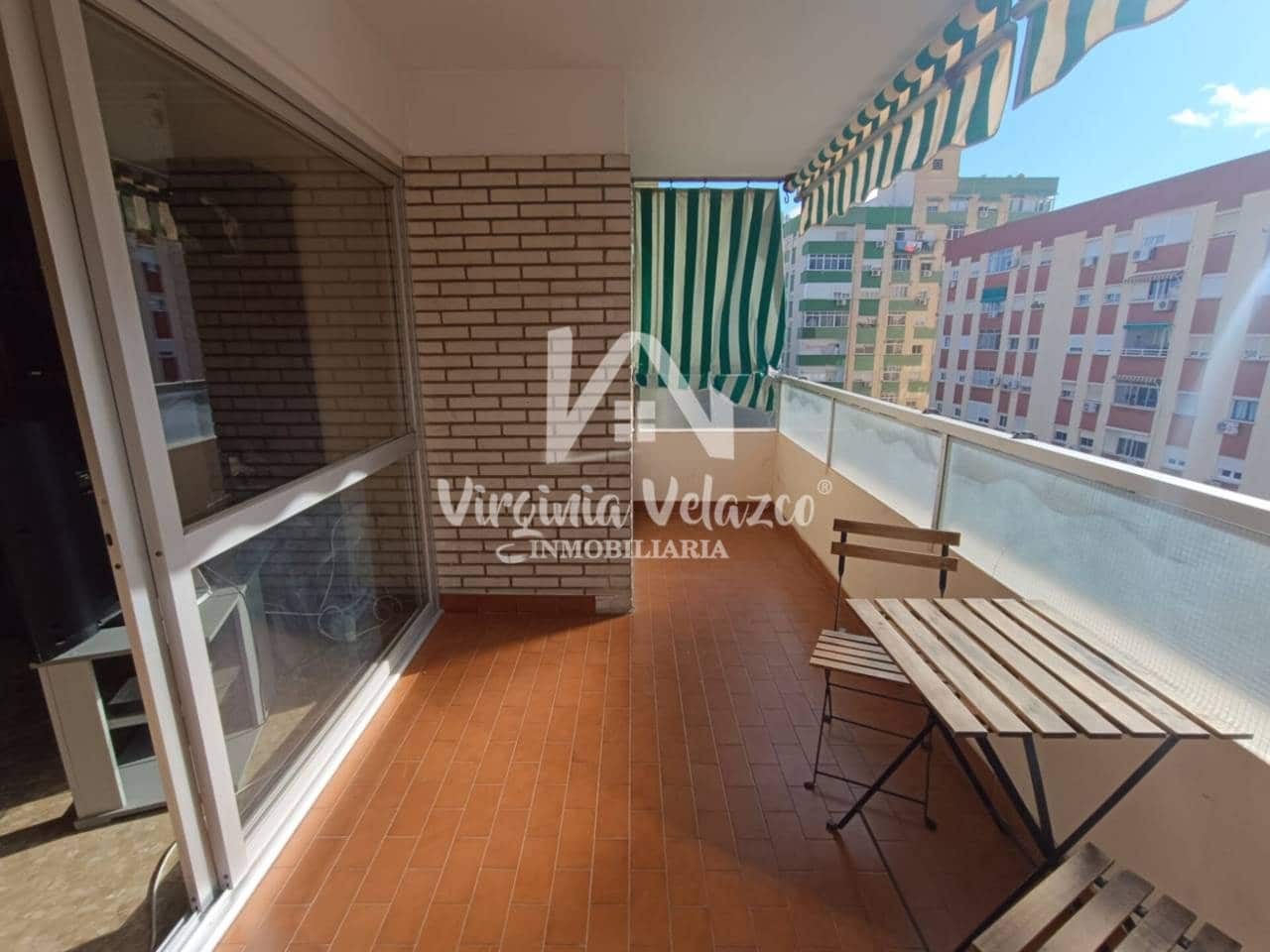 4 Zimmer Wohnung zu verkaufen in Malaga Stadt mit Garage - 410.000 € (Ref: 9478521)