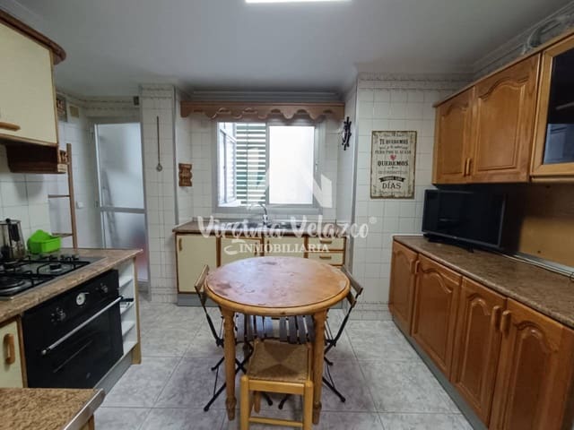 4 Zimmer Wohnung zu verkaufen in Málaga Stadt mit Garage - 410.000 € (Ref: 9478521)