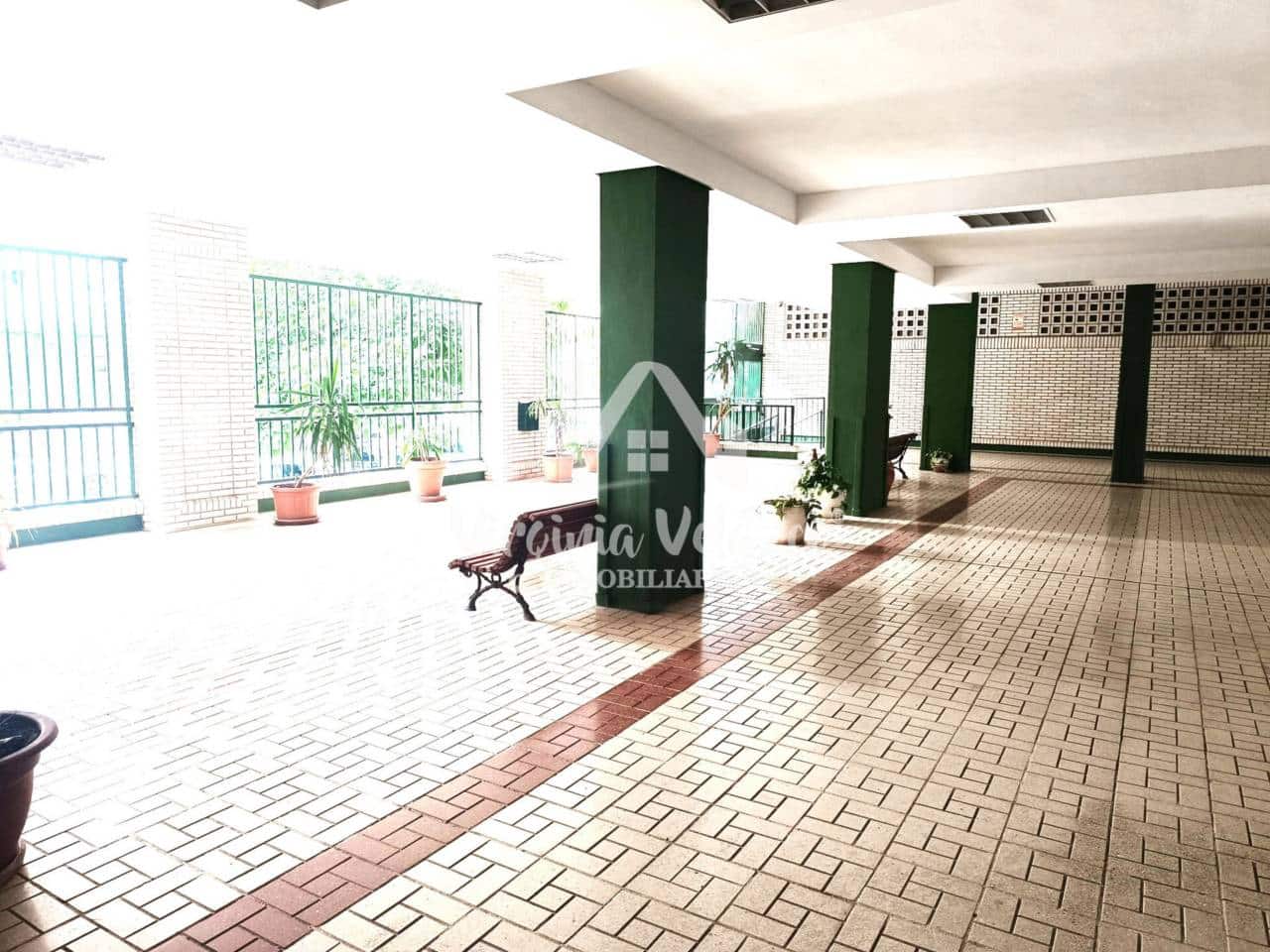 4 Zimmer Wohnung zu verkaufen in Malaga Stadt mit Garage - 410.000 € (Ref: 9478521)