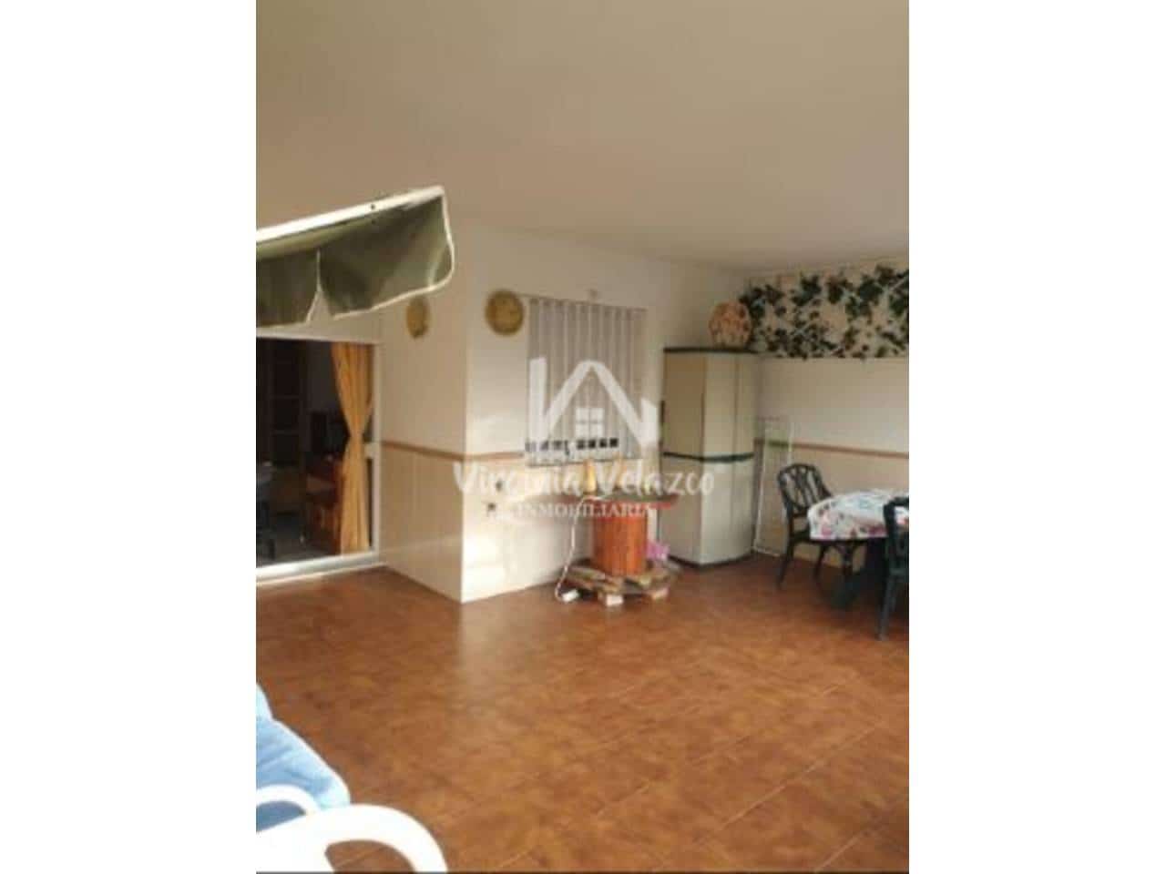 2 bedroom Flat for rent in Anoreta with pool garage - € 1,000 (Ref: 9694210)