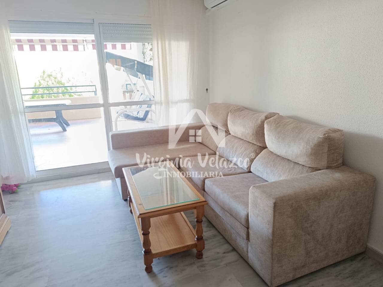 2 bedroom Flat for rent in Anoreta with pool garage - € 1,000 (Ref: 9694210)