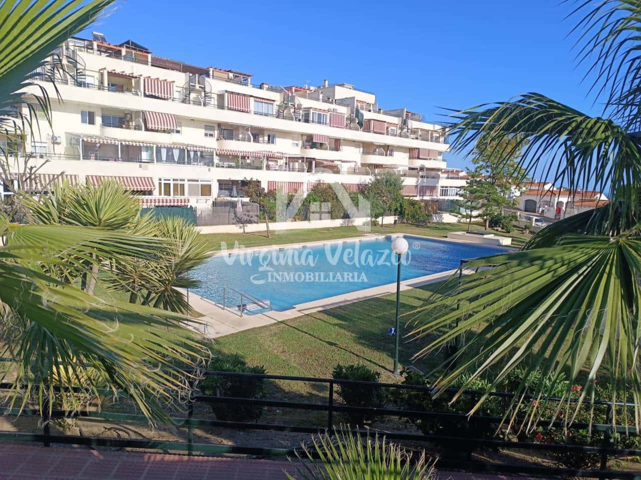2 bedroom Flat for rent in Anoreta with pool garage - € 1,000 (Ref: 9694210)