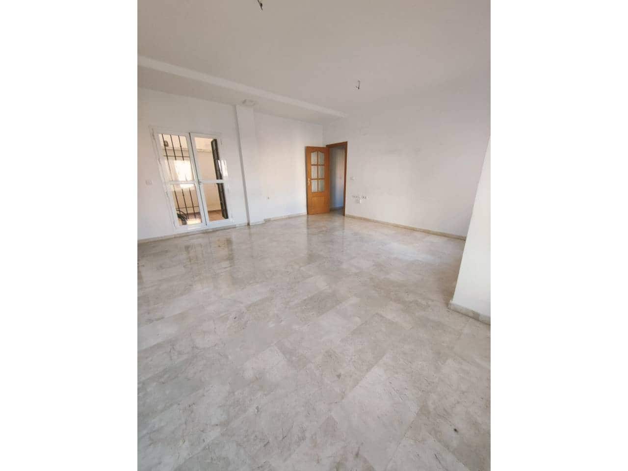 3 quarto Apartamento para arrendar em Malaga cidade - 1 400 € (Ref: 9714385)