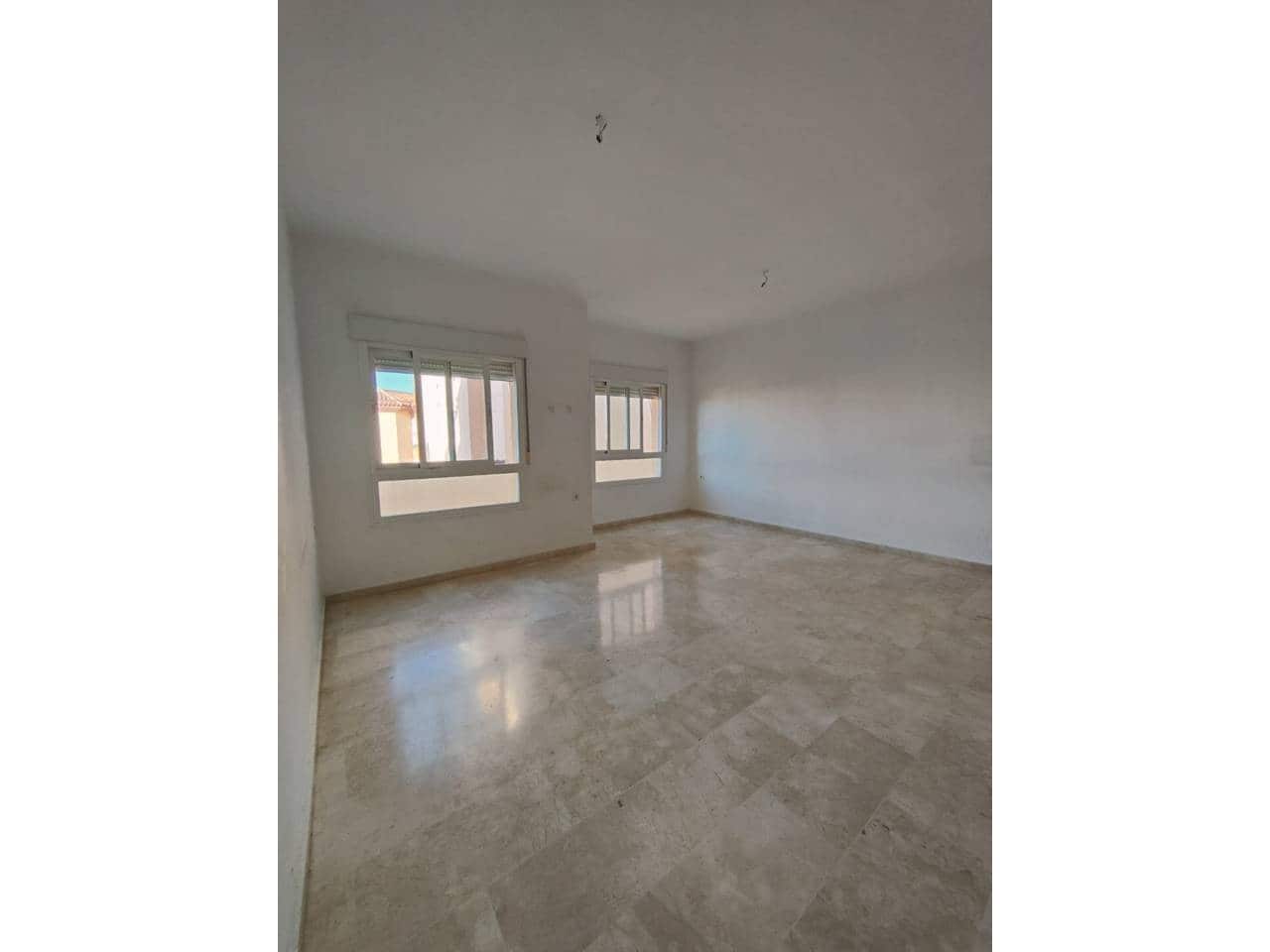 3 quarto Apartamento para arrendar em Malaga cidade - 1 400 € (Ref: 9714385)