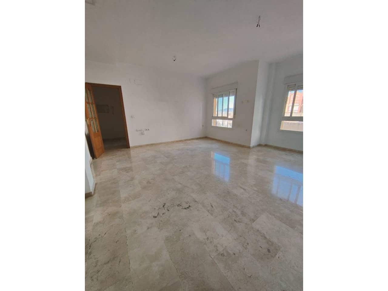 3 quarto Apartamento para arrendar em Malaga cidade - 1 400 € (Ref: 9714385)