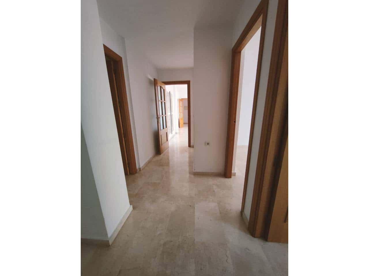 3 quarto Apartamento para arrendar em Malaga cidade - 1 400 € (Ref: 9714385)