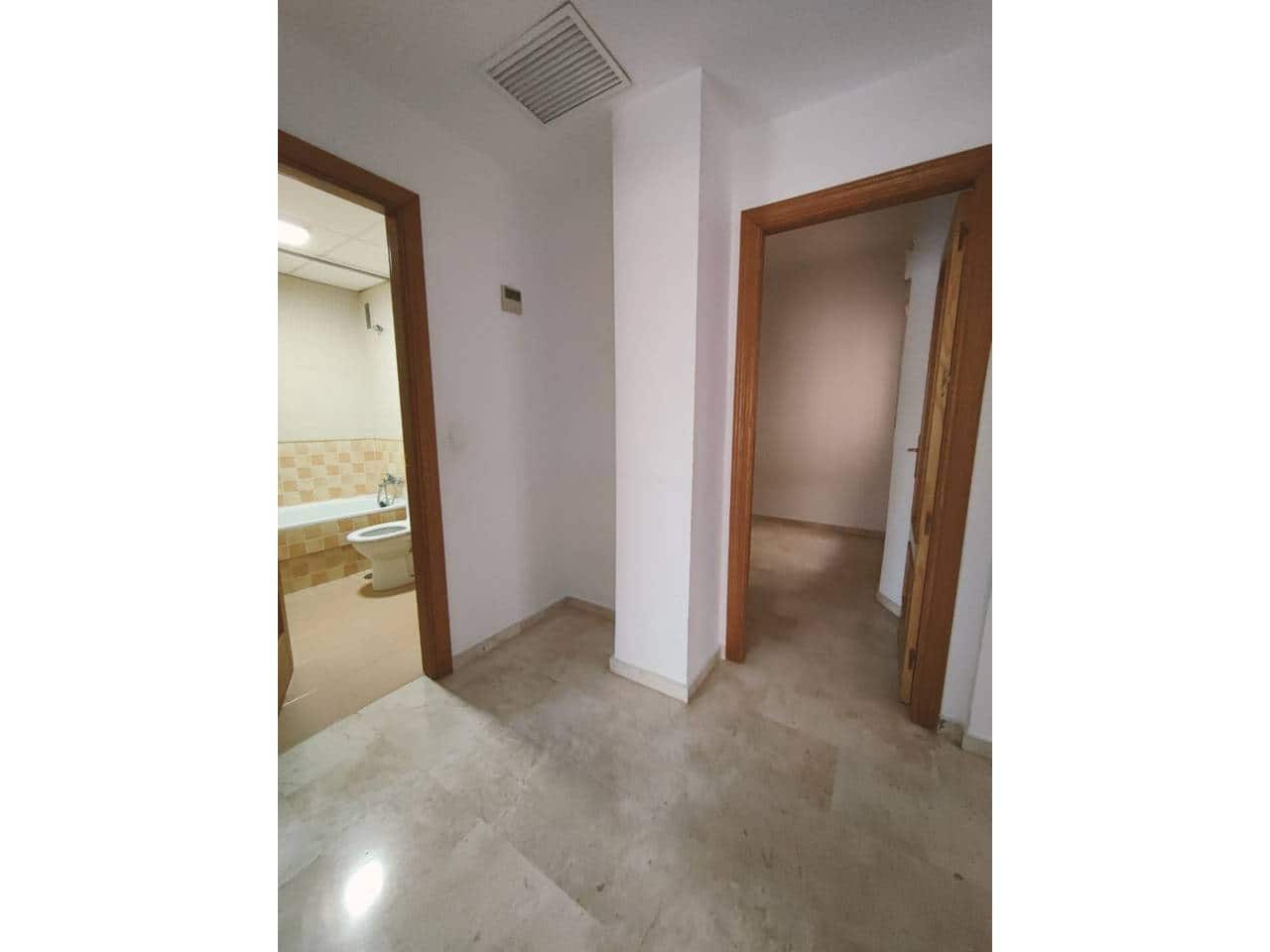 3 quarto Apartamento para arrendar em Malaga cidade - 1 400 € (Ref: 9714385)