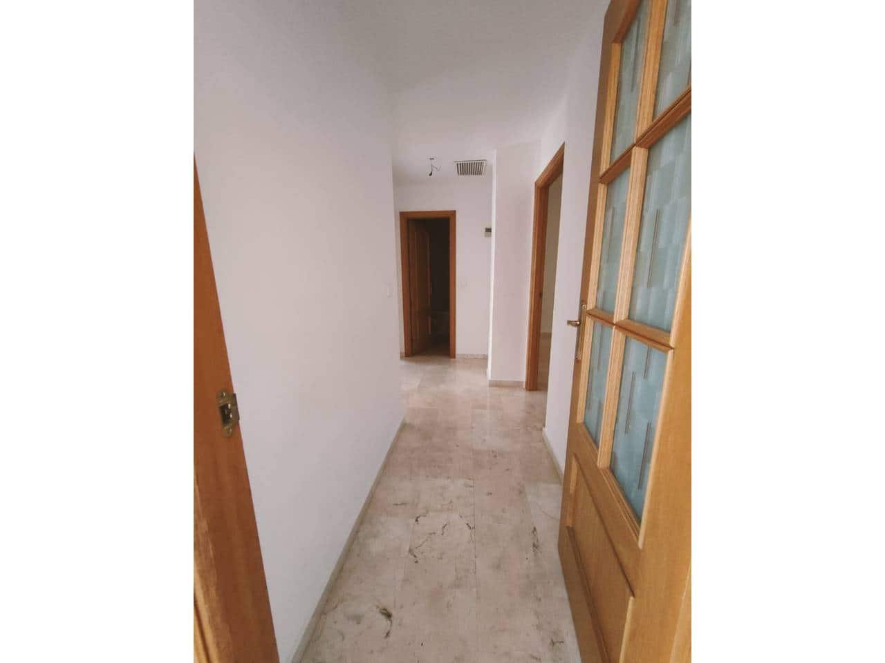 3 quarto Apartamento para arrendar em Malaga cidade - 1 400 € (Ref: 9714385)