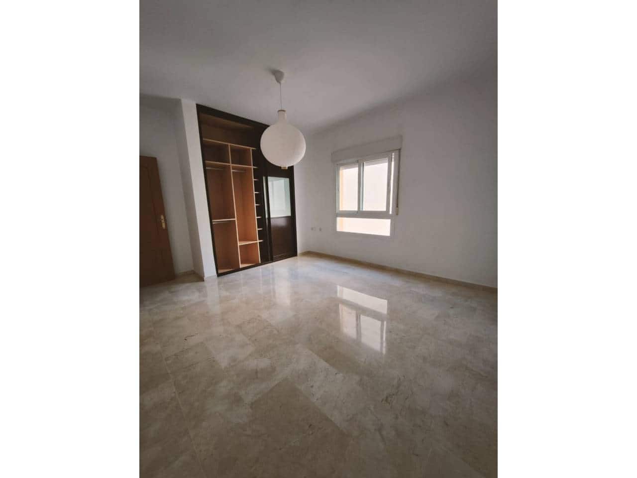 3 quarto Apartamento para arrendar em Malaga cidade - 1 400 € (Ref: 9714385)