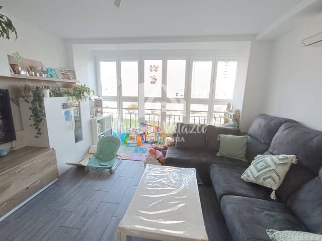 3 bedroom Flat for sale in Martiricos, Málaga city - € 320,000 (Ref: 9751692)