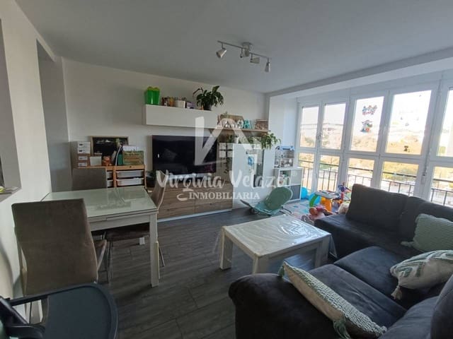 3 bedroom Flat for sale in Martiricos, Málaga city - € 320,000 (Ref: 9751692)