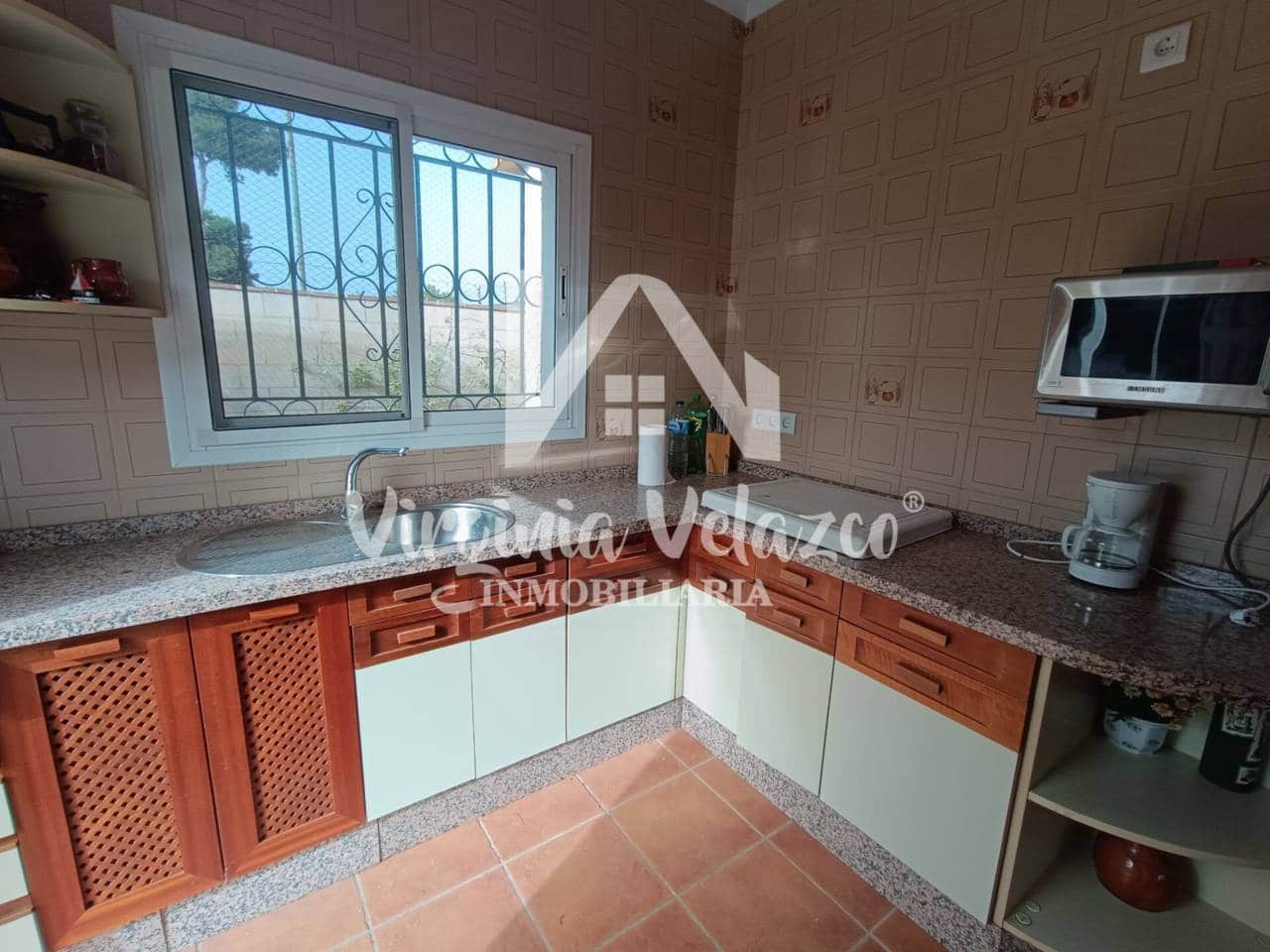 3 soveværelse Villa til leje i Velez-Malaga med garage - € 1.500 (Ref: 9755137)