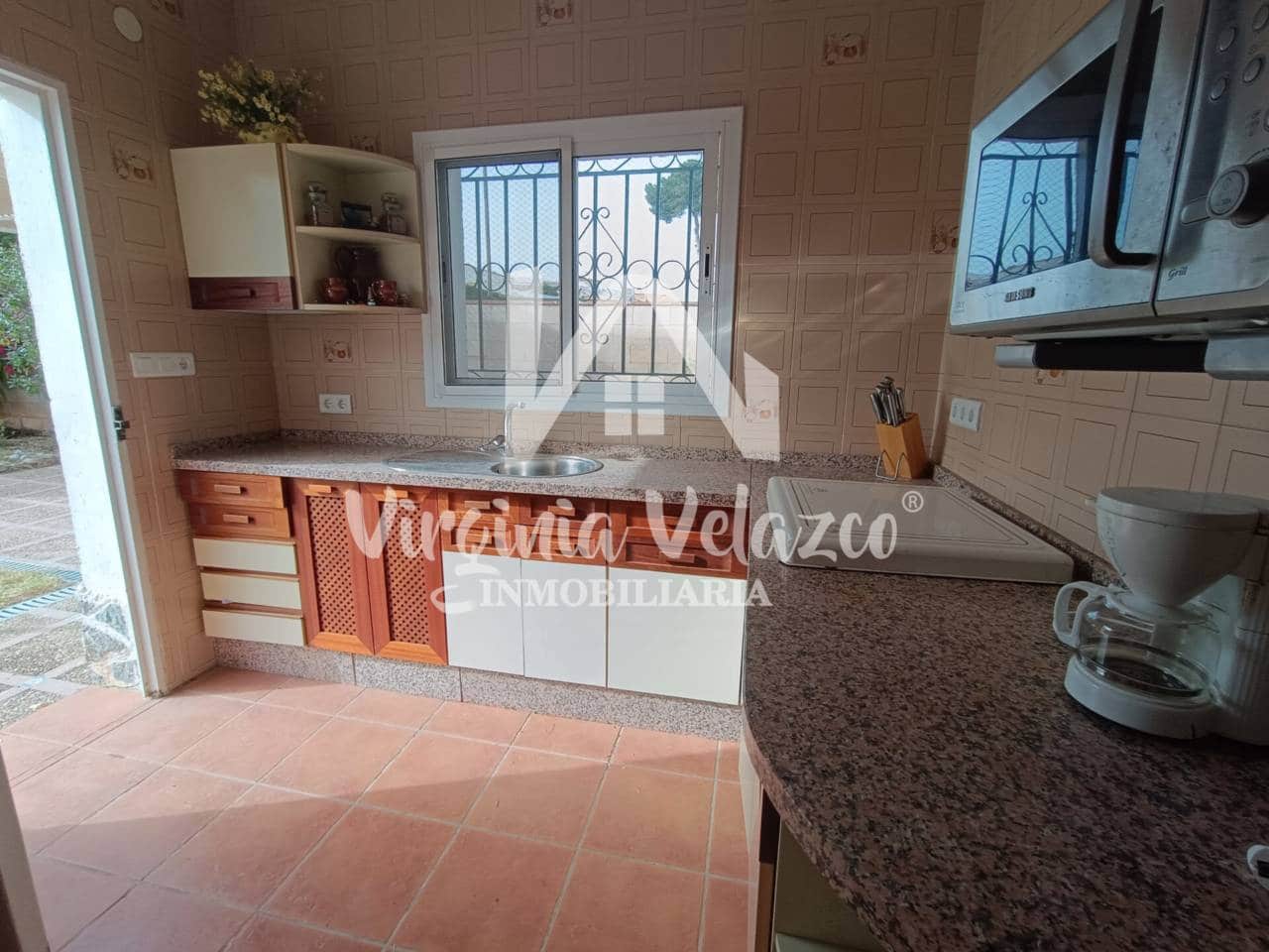 3 soveværelse Villa til leje i Velez-Malaga med garage - € 1.500 (Ref: 9755137)
