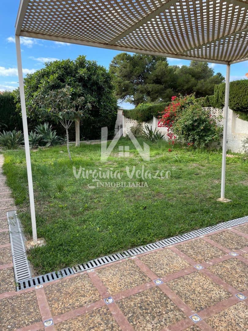 3 bedroom Villa for rent in Benajarafe with garage - € 1,500 (Ref: 9809153)