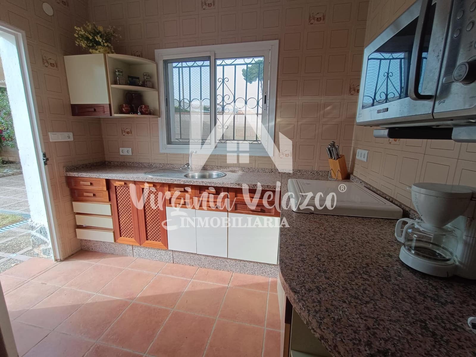 3 bedroom Villa for rent in Benajarafe with garage - € 1,500 (Ref: 9809153)