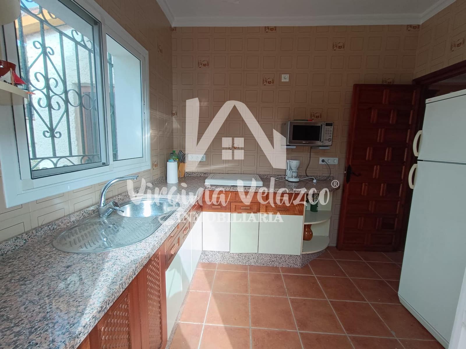 3 bedroom Villa for rent in Benajarafe with garage - € 1,500 (Ref: 9809153)