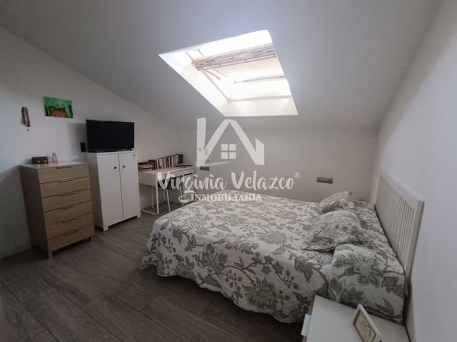 3 bedroom Flat for sale in Vélez-Málaga - € 260,000 (Ref: 9809157)