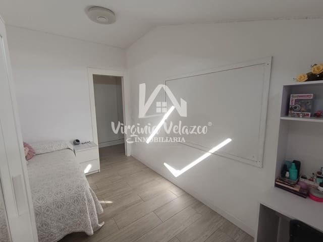 3 bedroom Flat for sale in Vélez-Málaga - € 260,000 (Ref: 9809157)