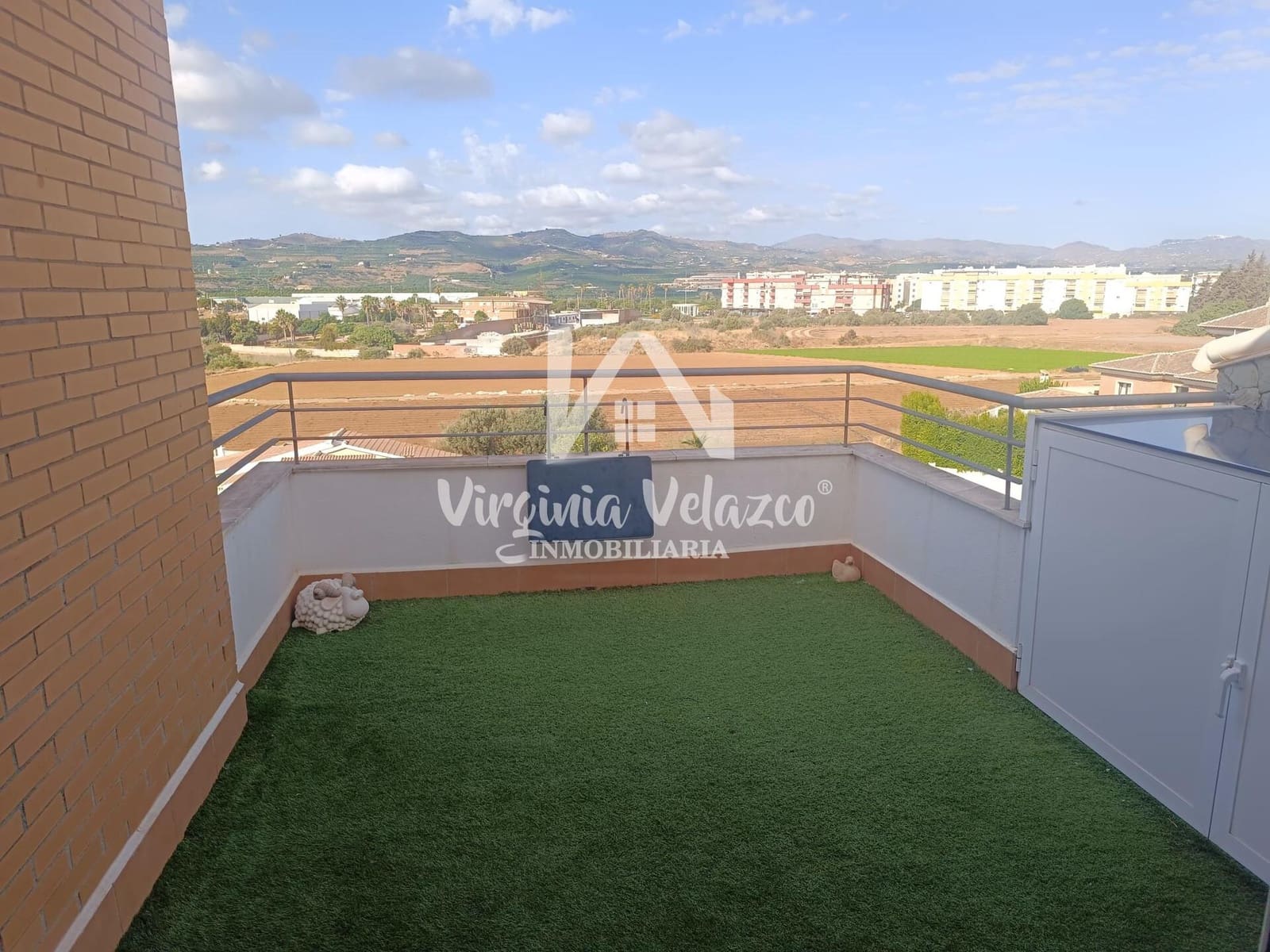 3 bedroom Flat for sale in Velez-Malaga - € 260,000 (Ref: 9809157)