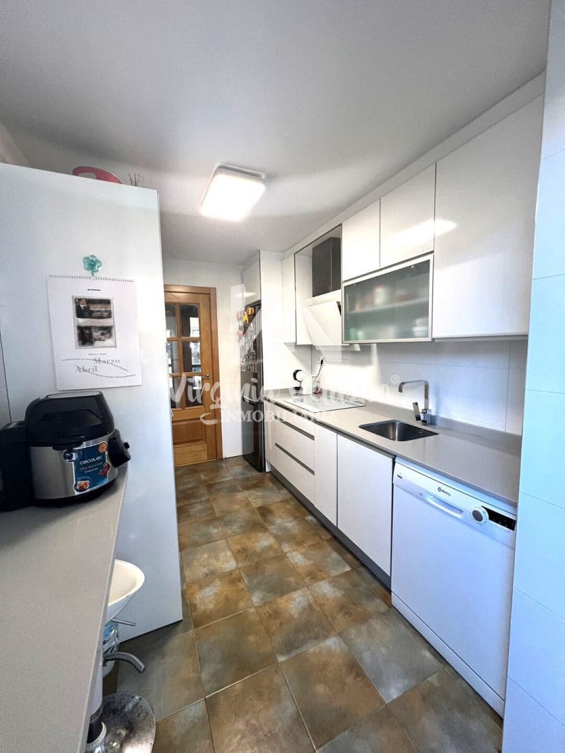 3 bedroom Flat for sale in La Cala del Moral with garage - € 395,000 (Ref: 9809160)