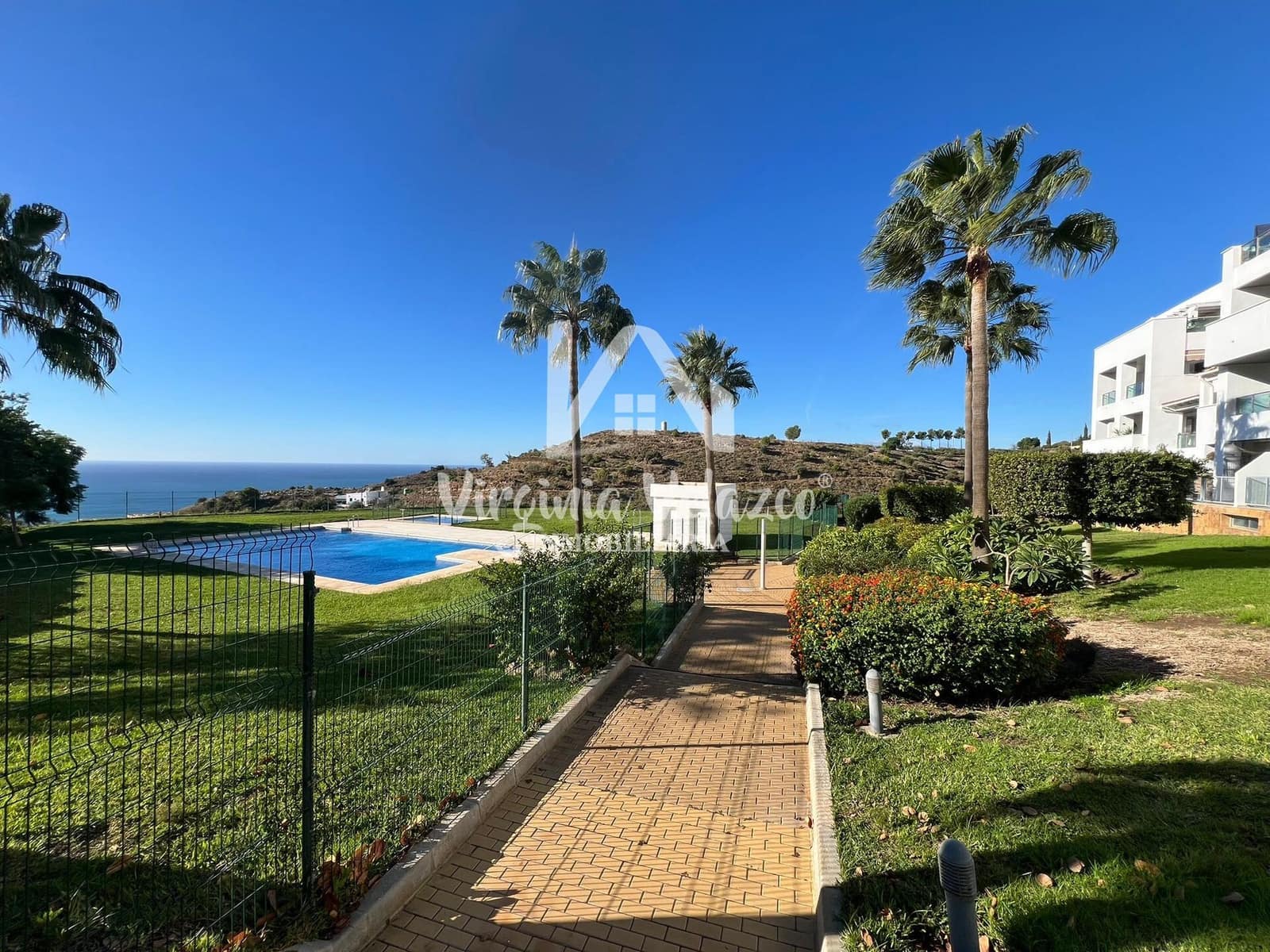 3 bedroom Flat for sale in La Cala del Moral with garage - € 395,000 (Ref: 9809160)