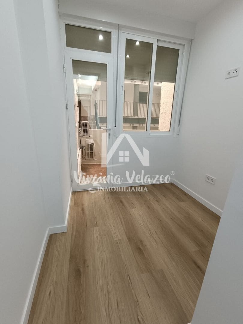 Piso de 3 habitaciones en Fuengirola en venta - 299.000 € (Ref: 9809161)